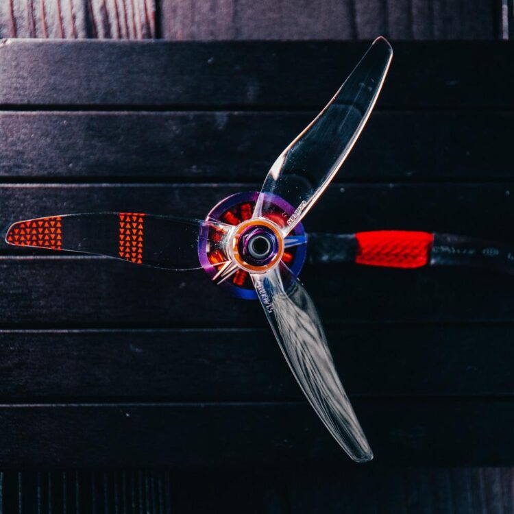 Gemfan Moonlight 51466 3-Blade LED Propeller (Set of 4) - Image 8